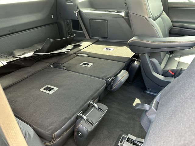 Used 2025 Ford Expedition Tremor image 12