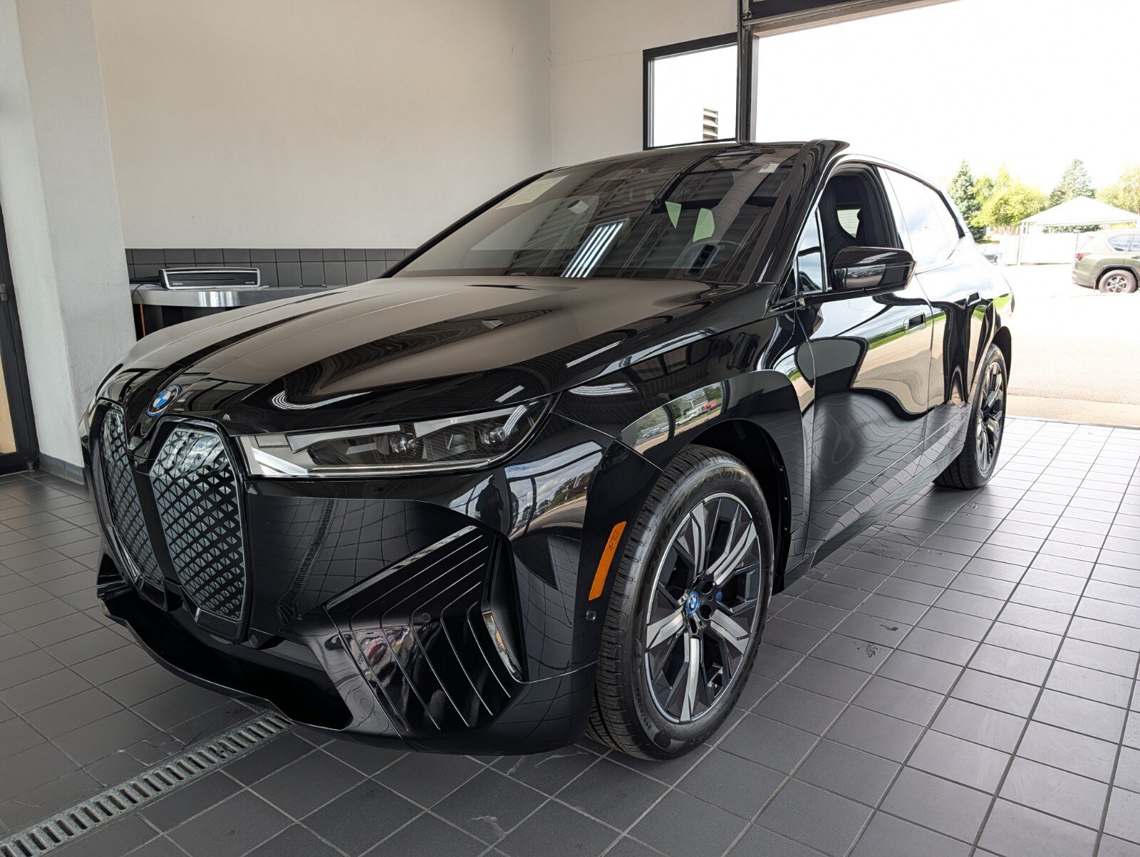 Certified 2024 BMW iX xDrive50 w/ Sport Package AWD/4WD image 7