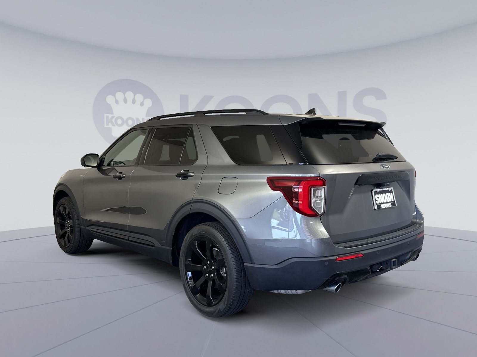 Used 2023 Ford Explorer ST-Line w/ Class IV Trailer Tow Package AWD/4WD image 4