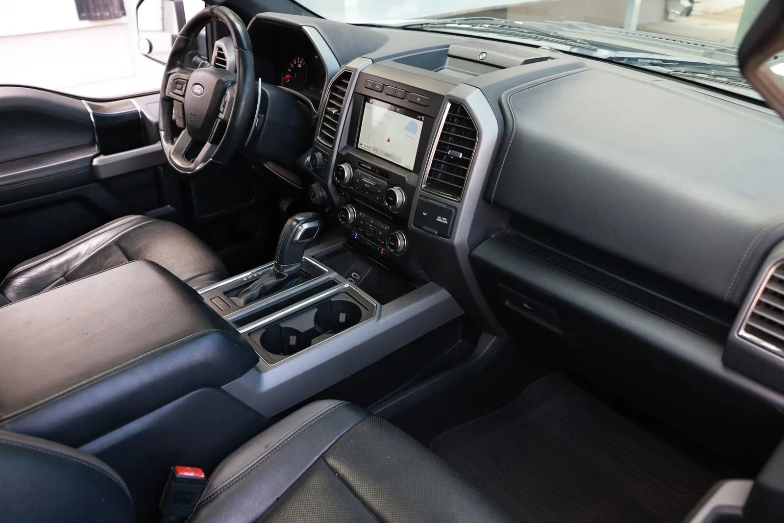 Used 2018 Ford F150 Raptor w/ Equipment Group 802A Luxury AWD/4WD image 19