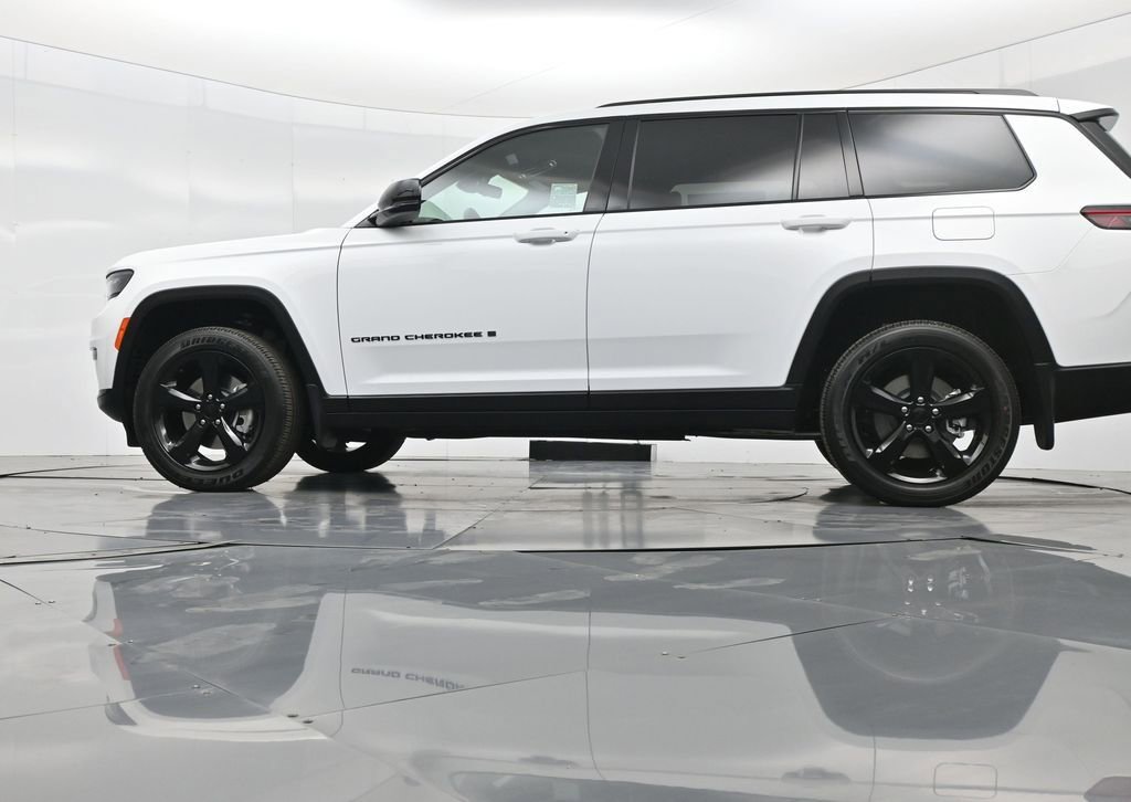 New 2025 Jeep Grand Cherokee L Altitude image 50