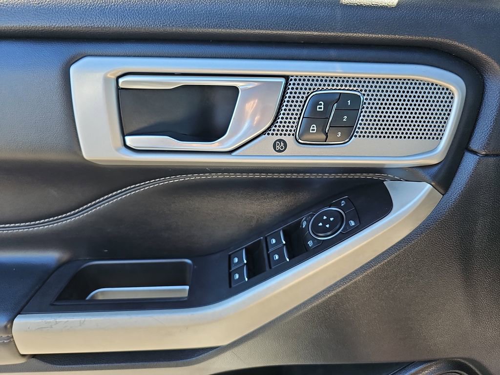 Used 2022 Ford Explorer Limited w/ Equipment Group 301A image 34