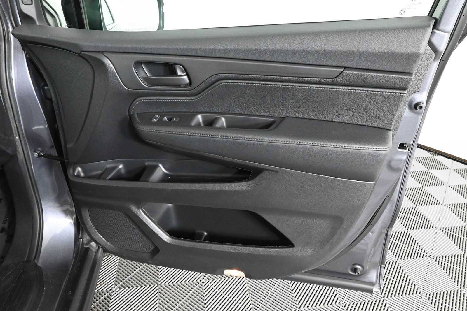 Used 2025 Honda Odyssey EX-L image 11