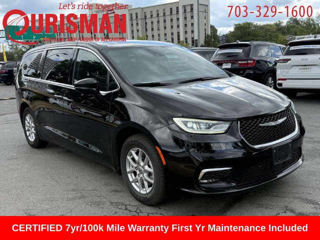 Used 2025 Chrysler Pacifica Select