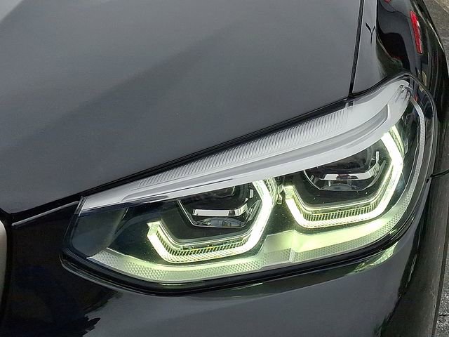 Used 2019 BMW X4 M40i w/ Executive Package image 9