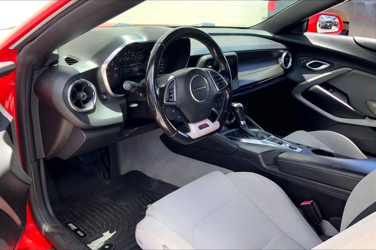 Used 2018 Chevrolet Camaro SS RWD image 2