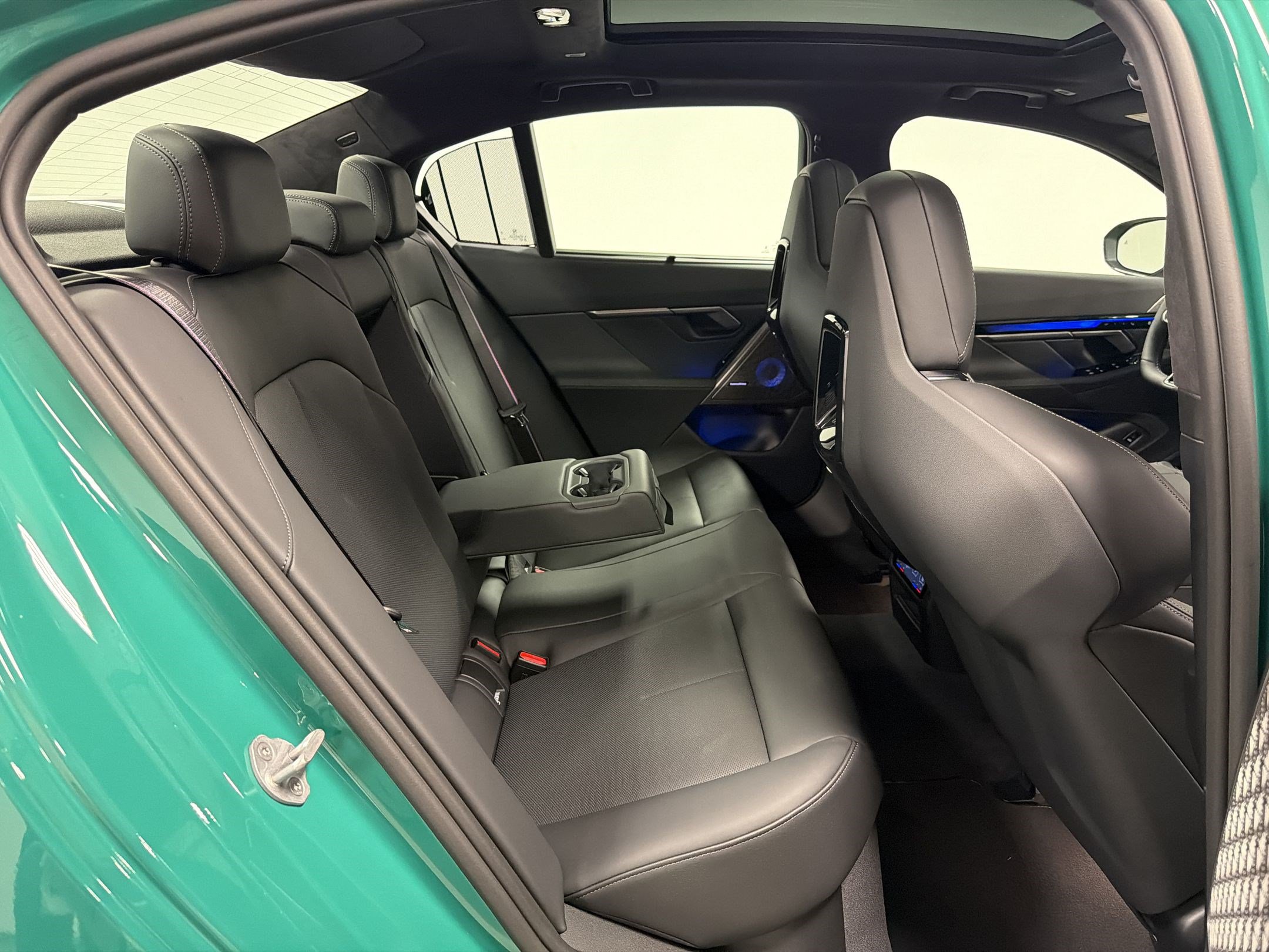 New 2027 BMW M5 w/ Executive Package AWD/4WD image 31