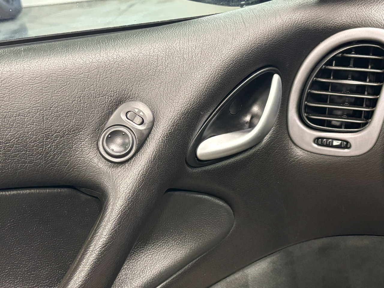 Used 2004 Pontiac GTO image 20