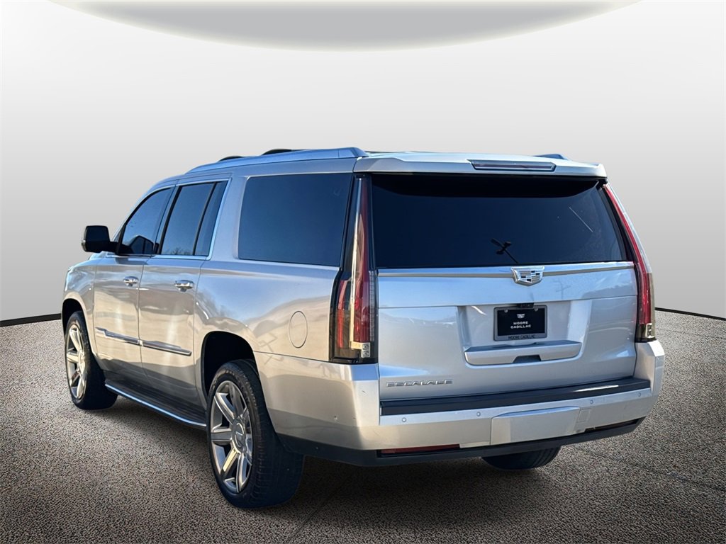 Used 2018 Cadillac Escalade ESV Premium Luxury image 6