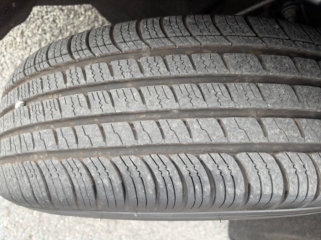 Used 2025 Chrysler Pacifica Select FWD image 27