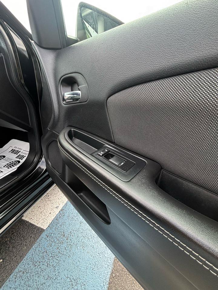 Used 2013 Dodge Avenger SE FWD image 16
