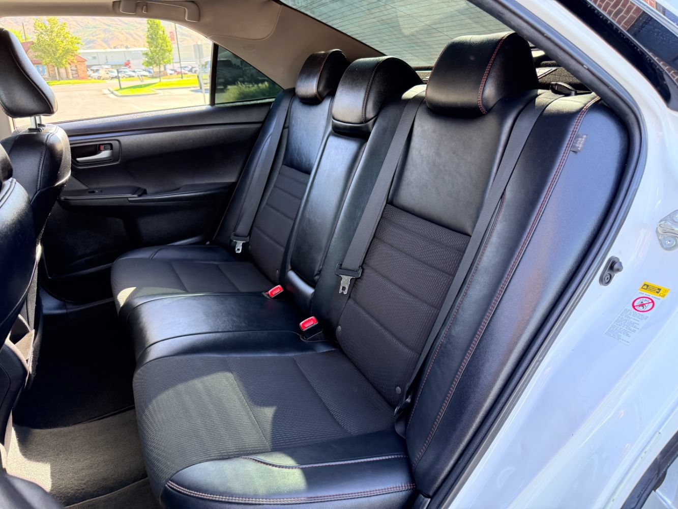 Used 2017 Toyota Camry SE w/ Moonroof Package FWD image 22