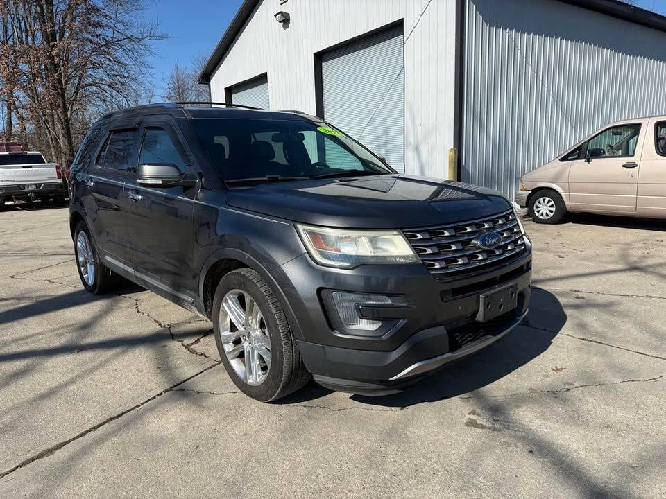 Used 2017 Ford Explorer Limited w/ Class II Trailer Tow Package image 3