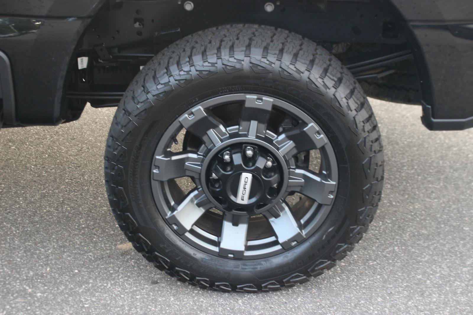 Used 2023 Ford F250 Lariat w/ Sport Appearance Package AWD/4WD image 36