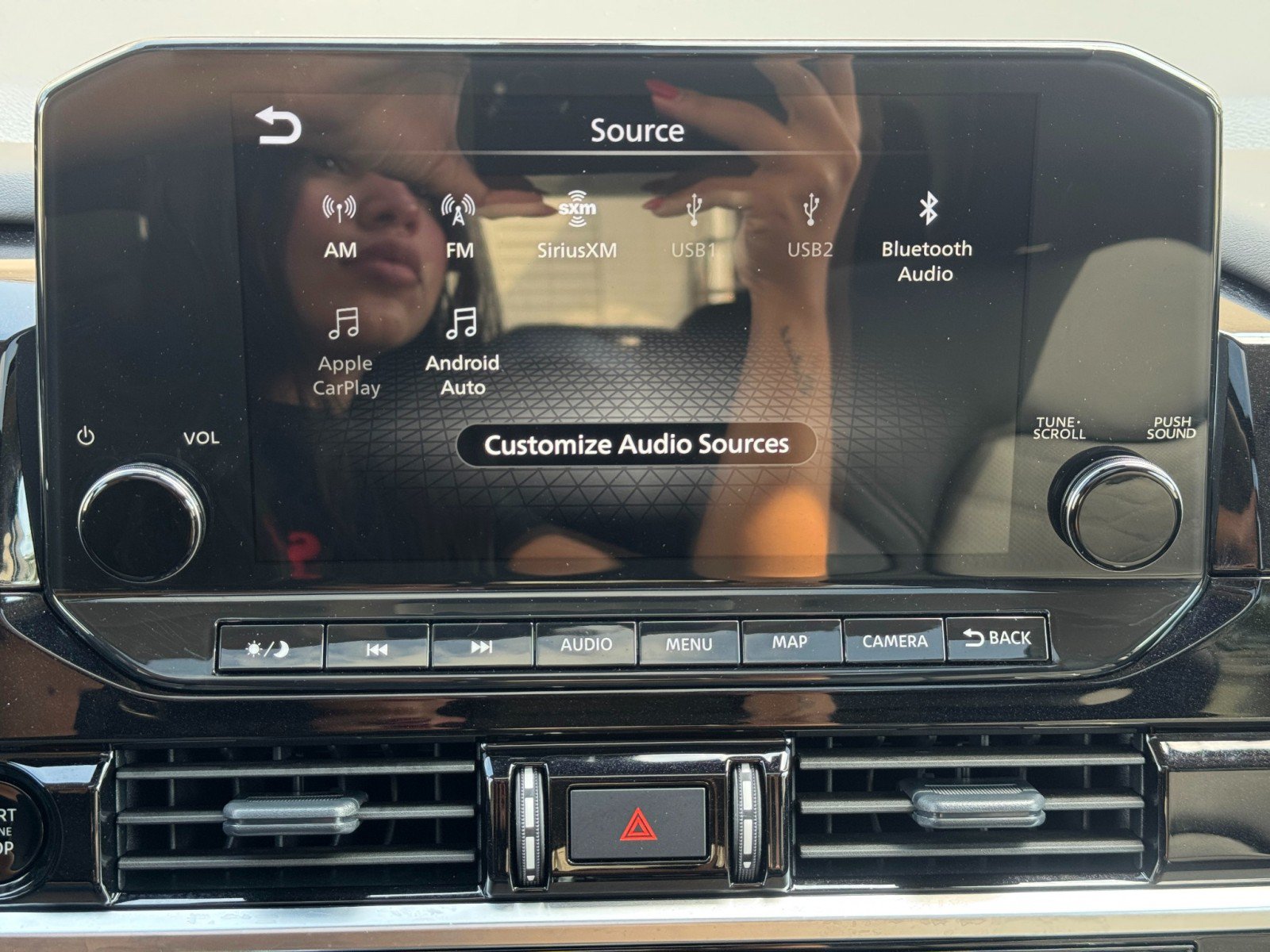 Used 2025 Nissan Pathfinder Platinum AWD/4WD image 28