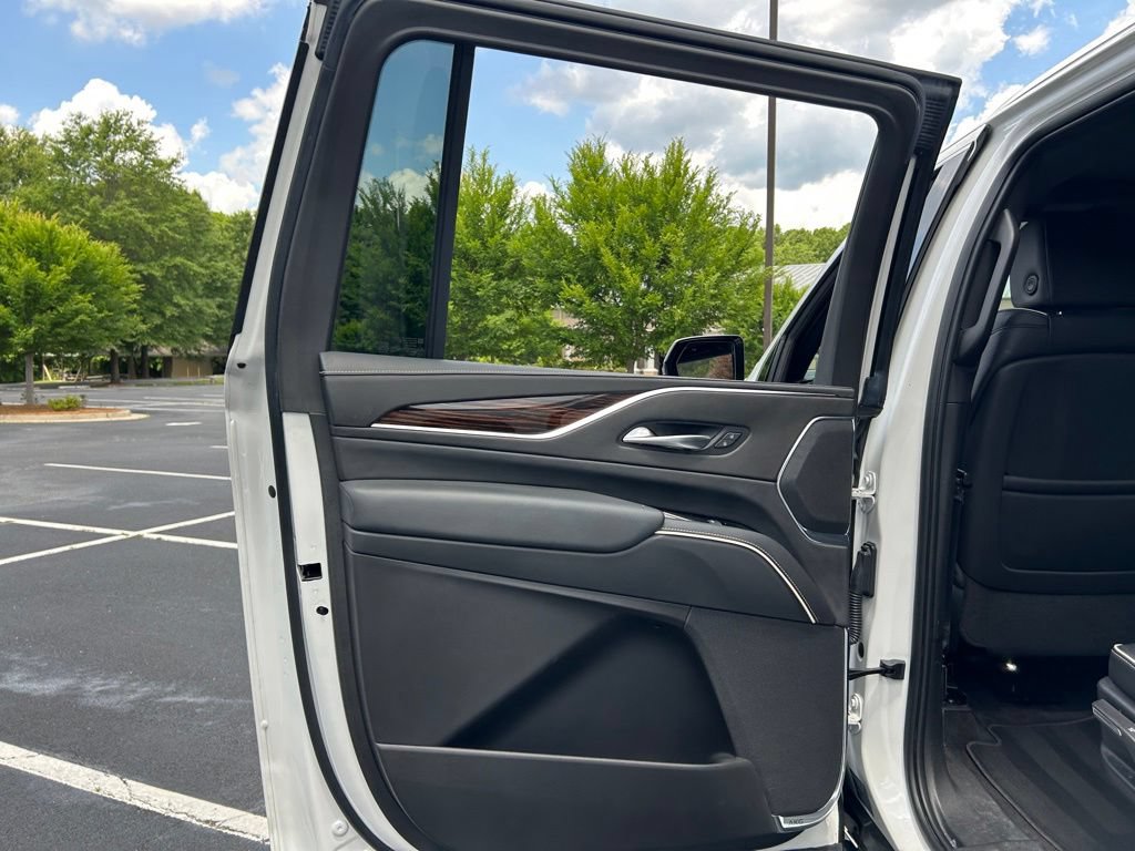 Used 2023 Cadillac Escalade ESV Premium Luxury AWD/4WD image 61