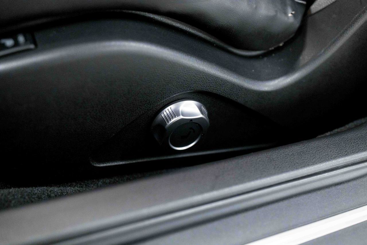 Used 2015 Nissan GT-R Premium AWD/4WD image 39