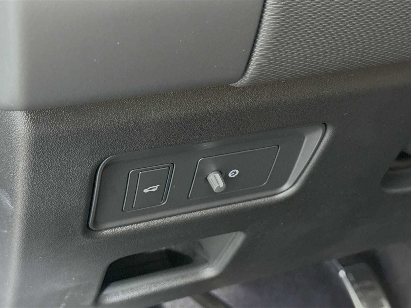 New 2025 Land Rover Discovery Dynamic SE AWD/4WD image 10