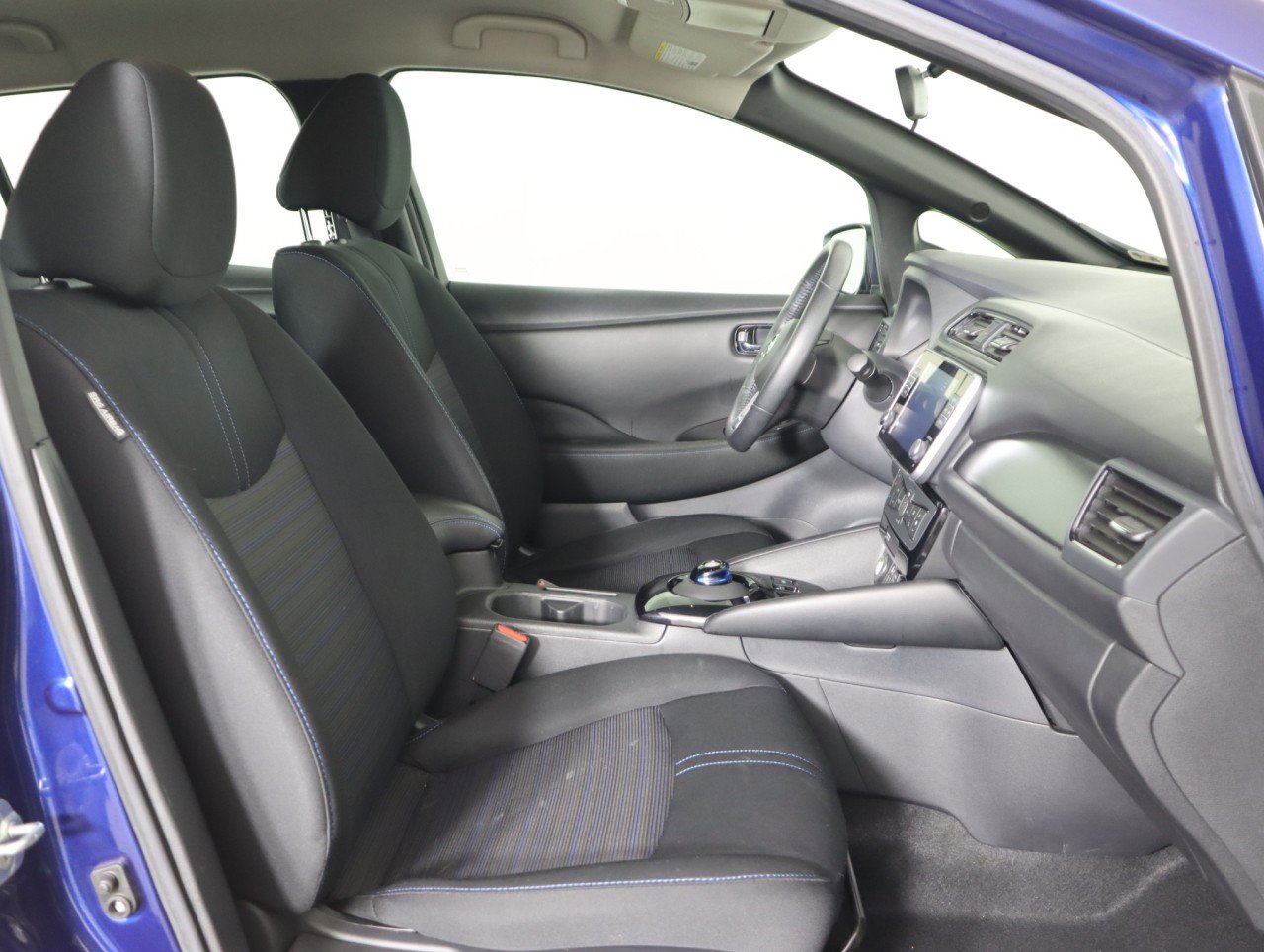 Used 2022 Nissan Leaf SV w/ Protection Package image 10
