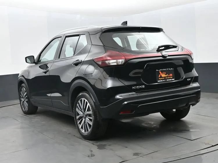 Used 2024 Nissan Kicks SV FWD image 9