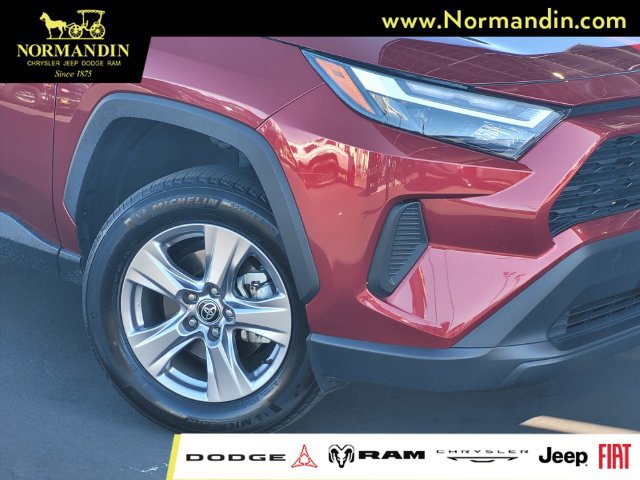 Used 2025 Toyota RAV4 XLE FWD image 3