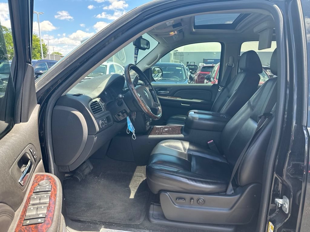 Used 2007 GMC Yukon Denali AWD/4WD image 2