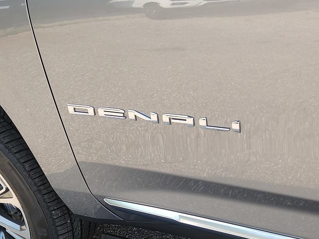 New 2026 GMC Yukon XL Denali w/ Denali Reserve Package AWD/4WD image 19