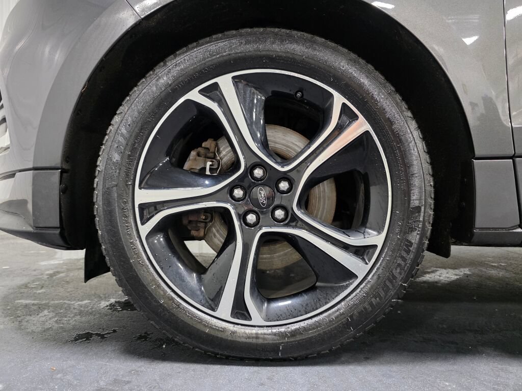 Used 2019 Ford Edge ST w/ Convenience Package AWD/4WD image 5