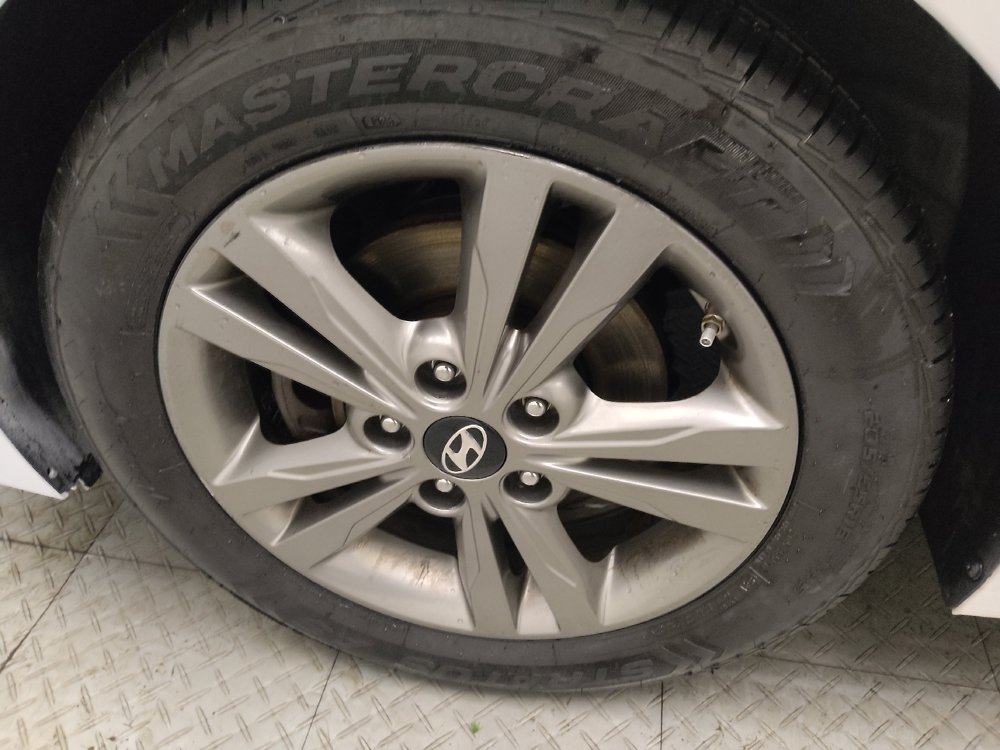 Used 2018 Hyundai Elantra Value Edition FWD image 31