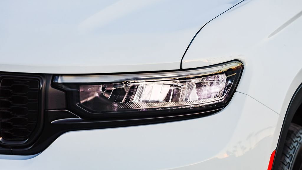 New 2025 Jeep Grand Cherokee L Altitude image 5