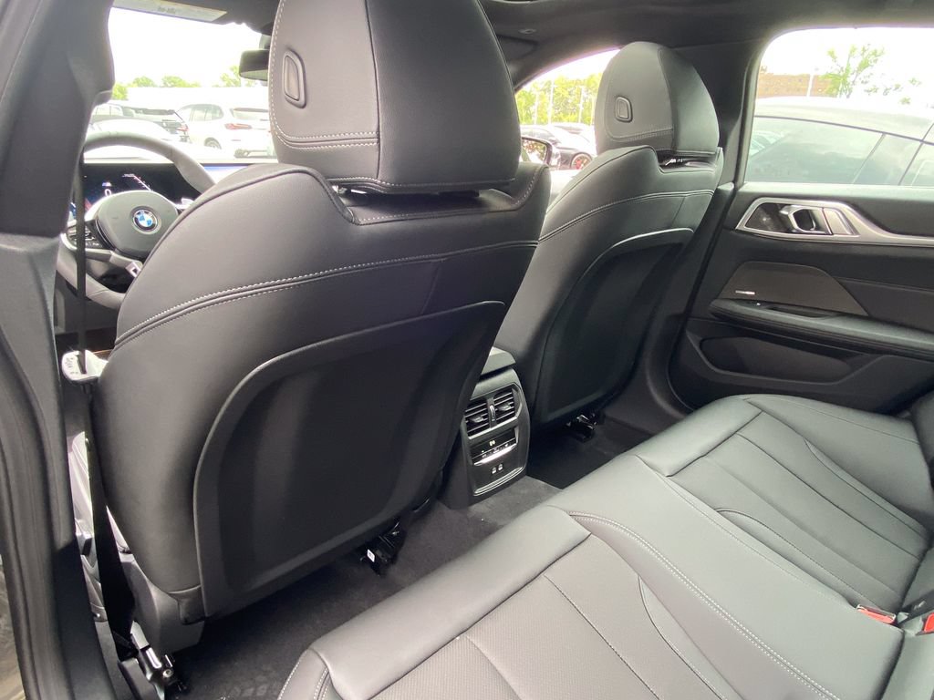 New 2026 BMW 430i xDrive w/ M Sport Package AWD/4WD image 32