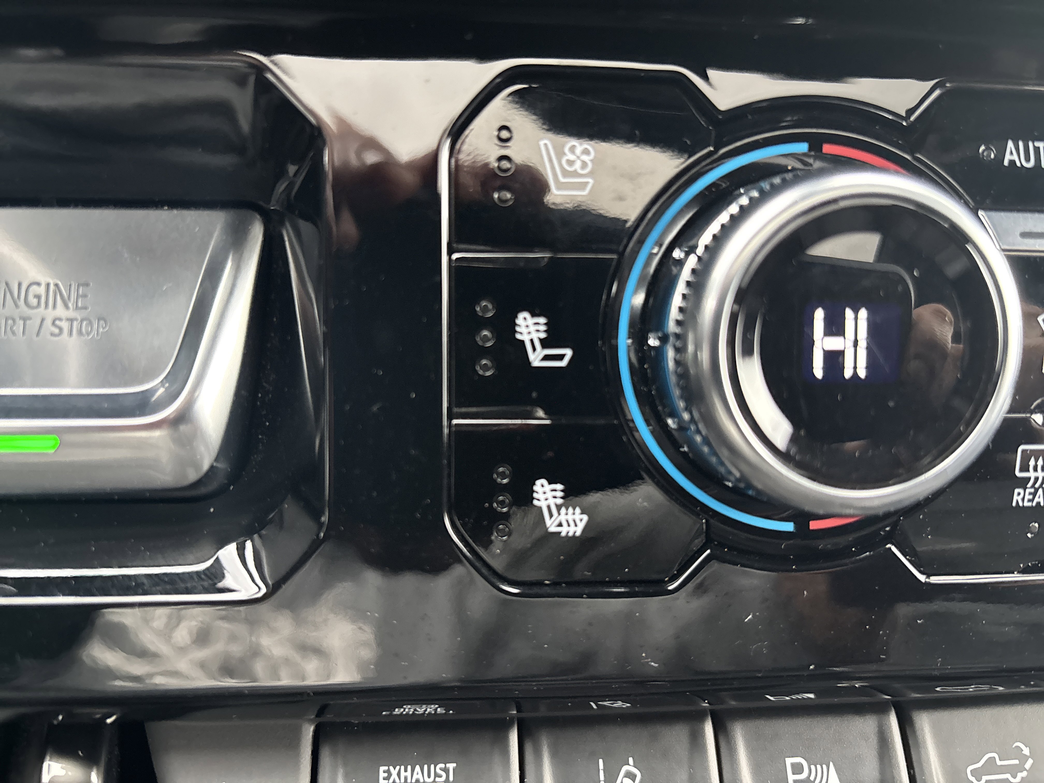 Used 2024 GMC Sierra 2500 AT4X image 29