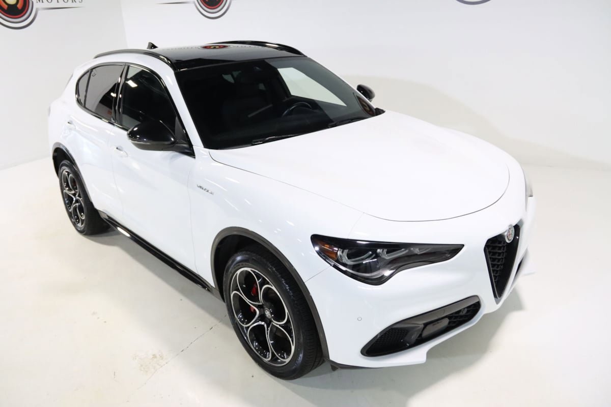 Used 2024 Alfa Romeo Stelvio Veloce image 27
