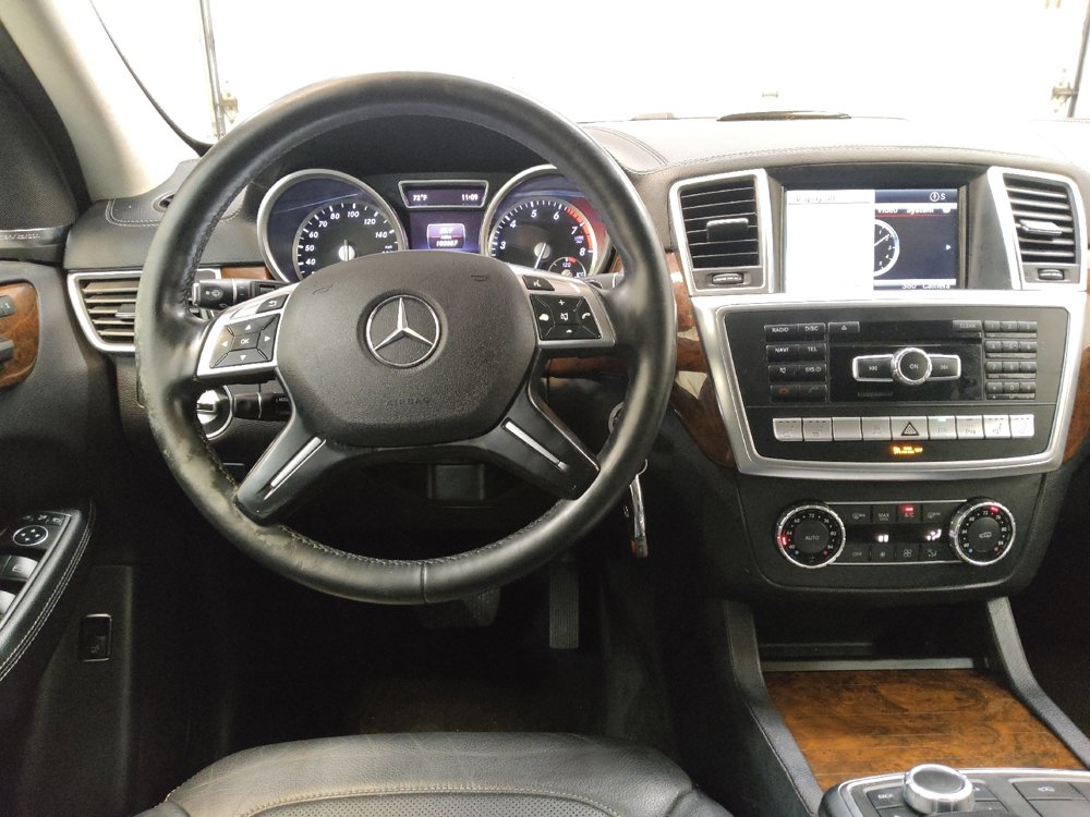 Used 2015 Mercedes-Benz GL 450 4MATIC w/ Lighting Package image 22