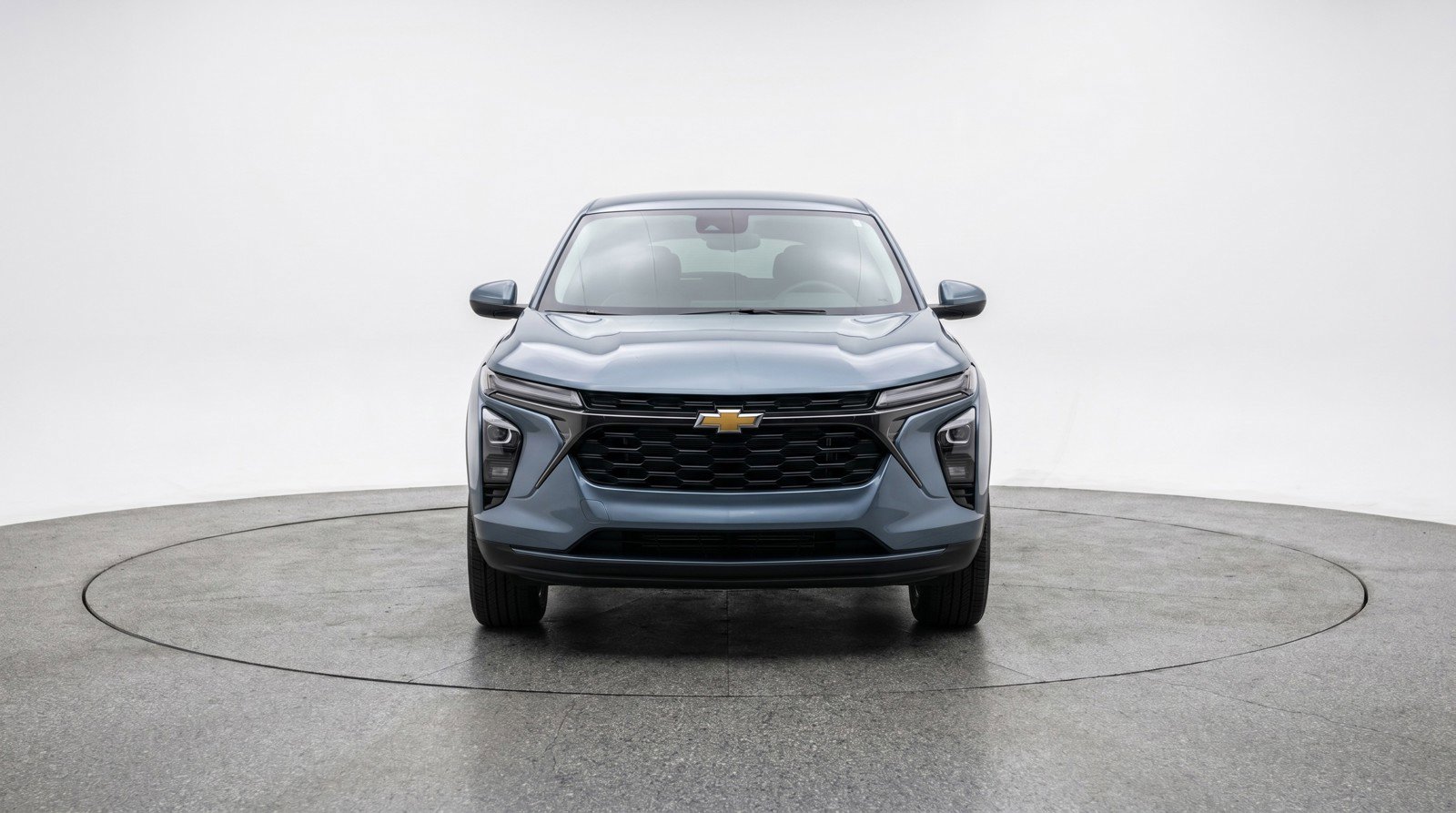 Used 2025 Chevrolet Trax LT FWD image 2
