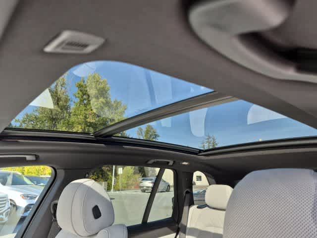 Used 2025 BMW X5 xDrive40i w/ Premium Package AWD/4WD image 18