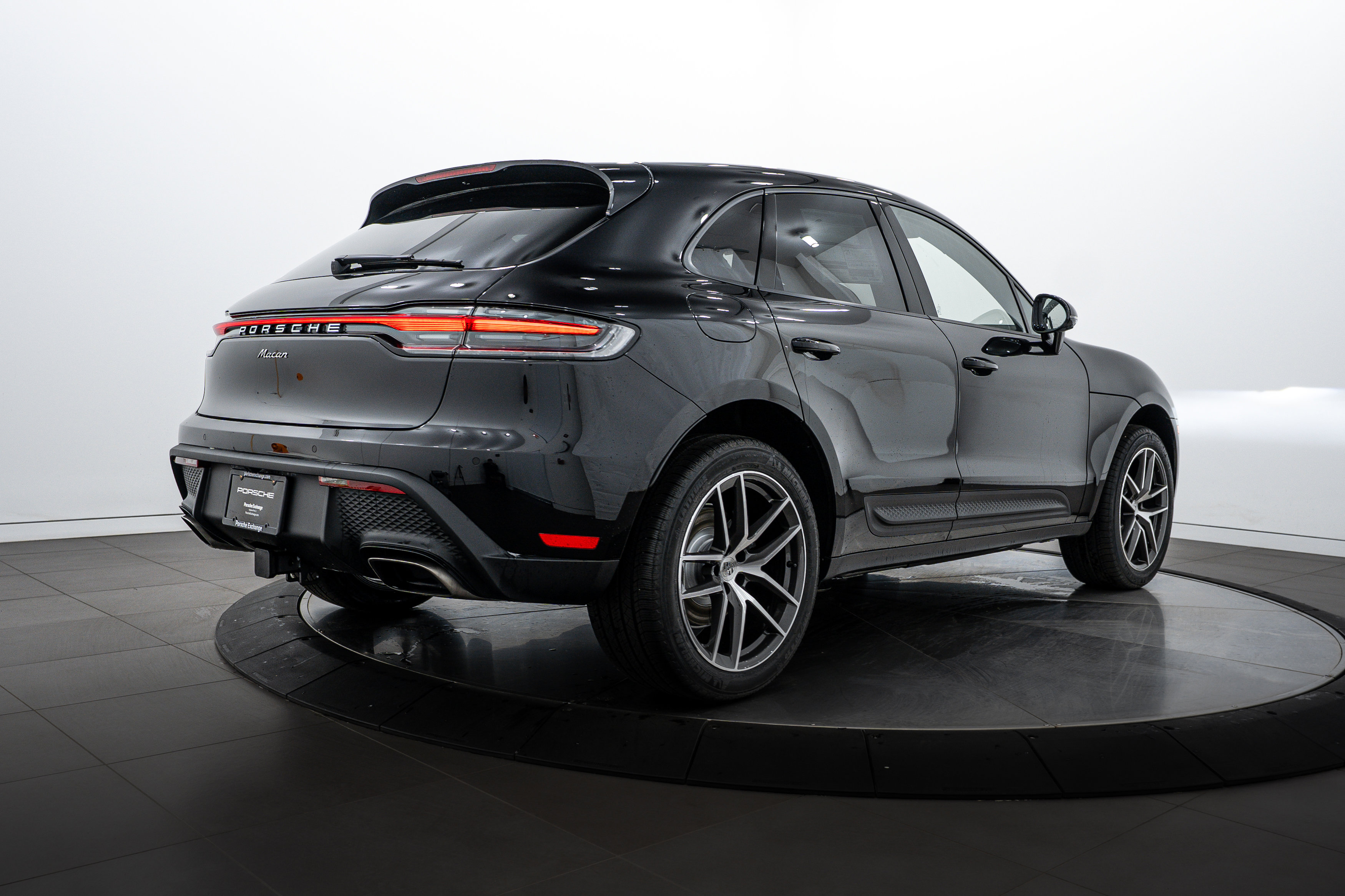 New 2026 Porsche Macan image 7