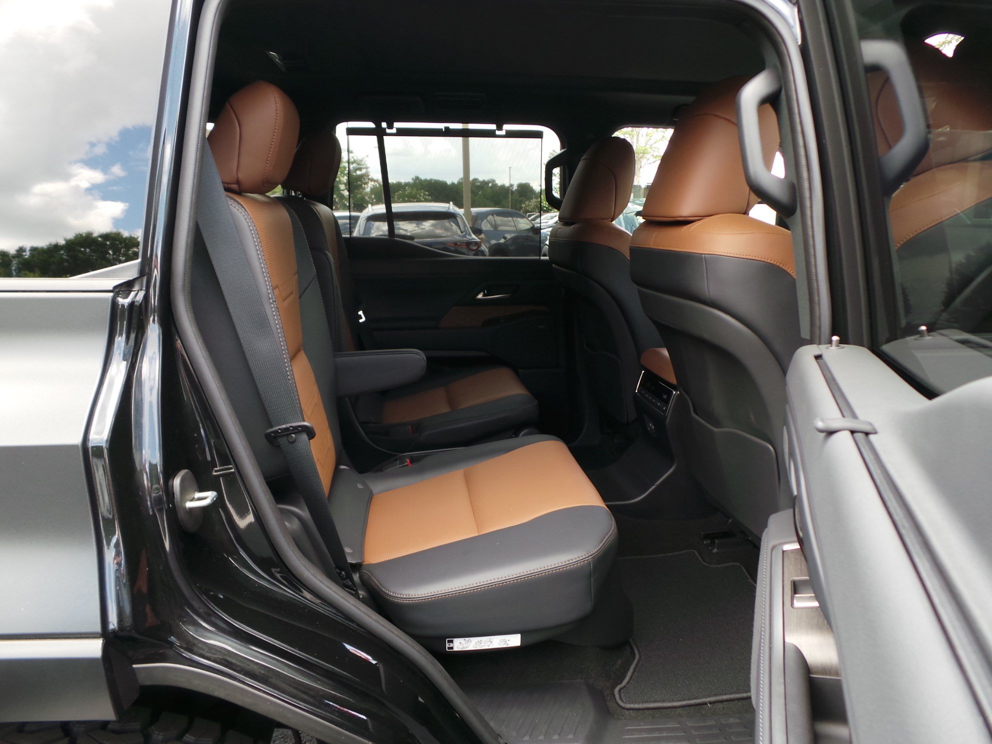 Used 2025 Lexus GX 550 w/ Cold Area Package AWD/4WD image 46