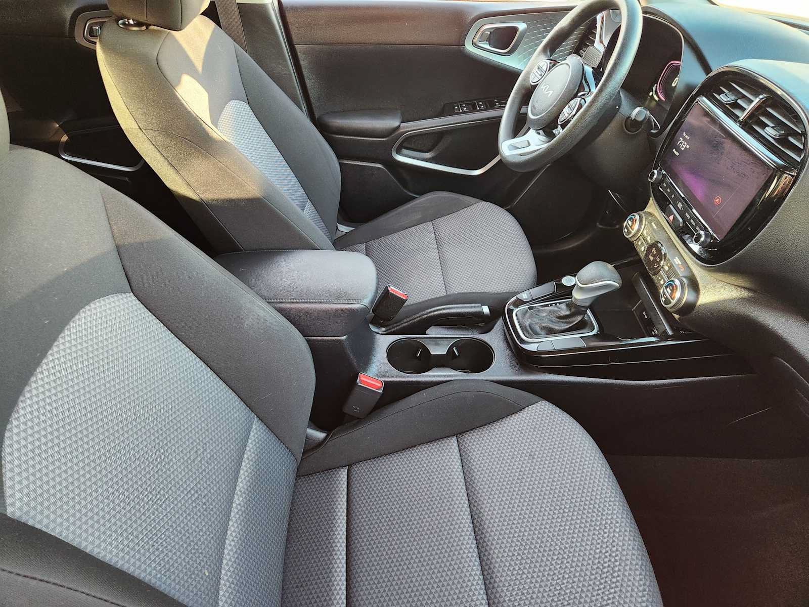 Used 2023 Kia Soul S FWD image 13