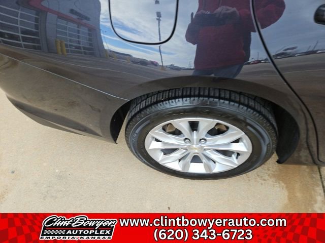 Used 2023 Chevrolet Malibu LT image 11
