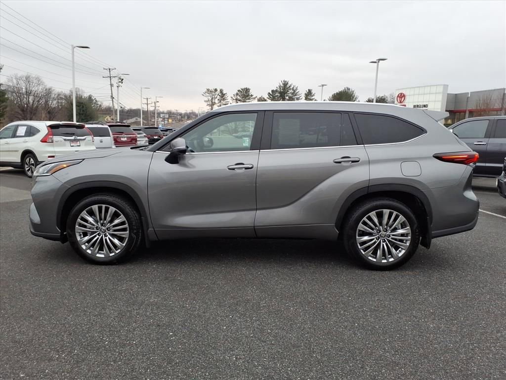 Used 2026 Toyota Highlander Platinum image 13