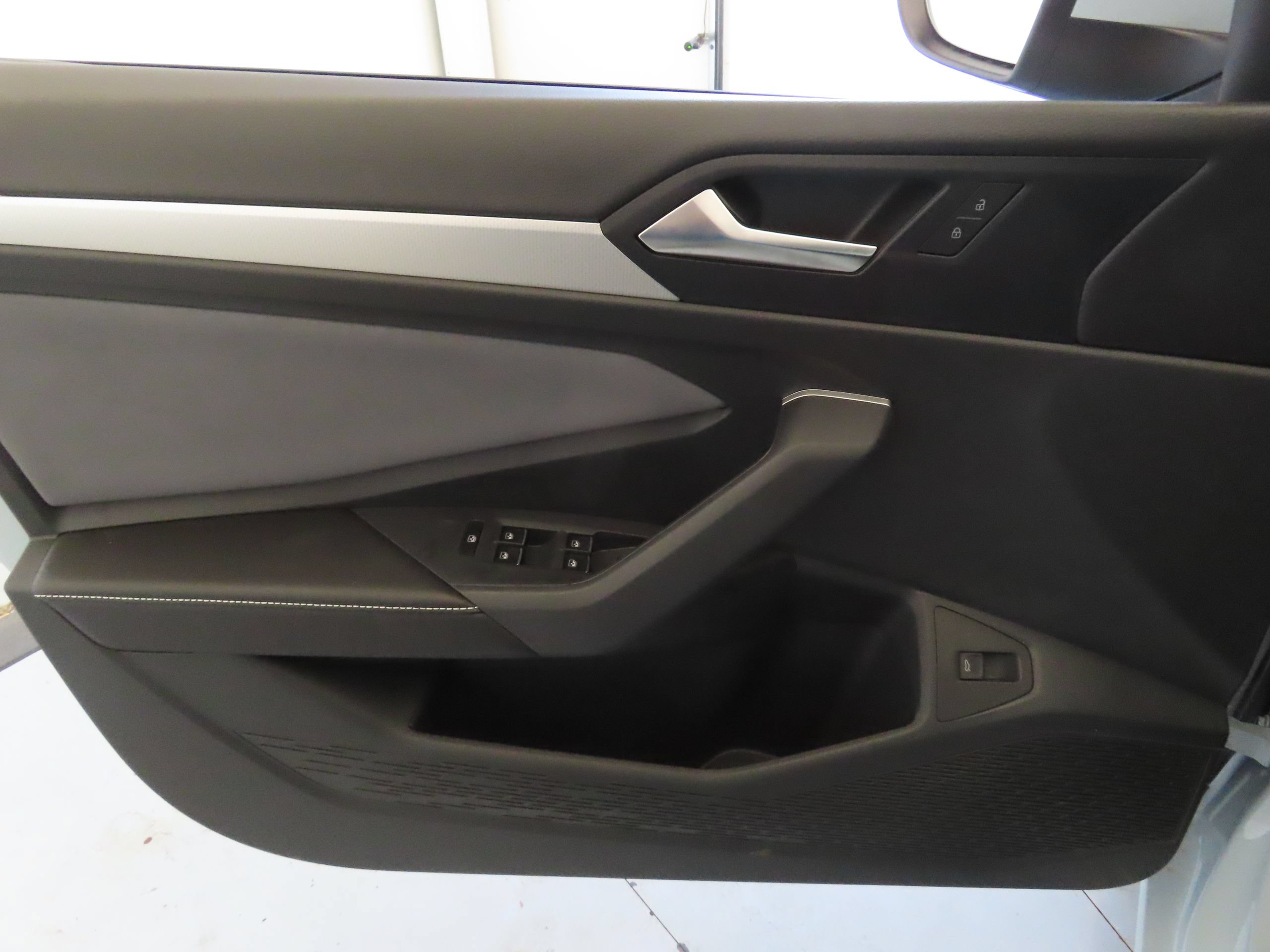New 2026 Volkswagen Jetta SE FWD image 10