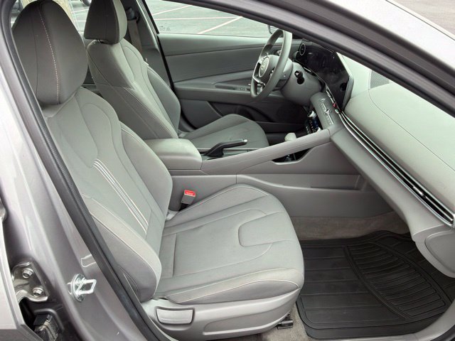 Used 2024 Hyundai Elantra SEL FWD image 27