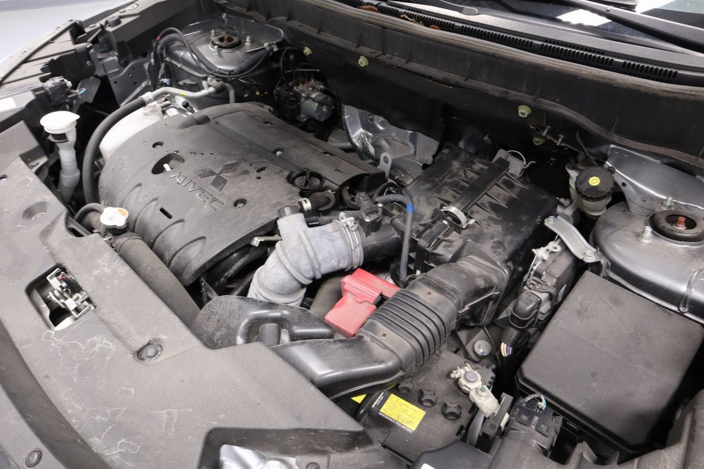 Used 2024 Mitsubishi Outlander Sport SE image 13