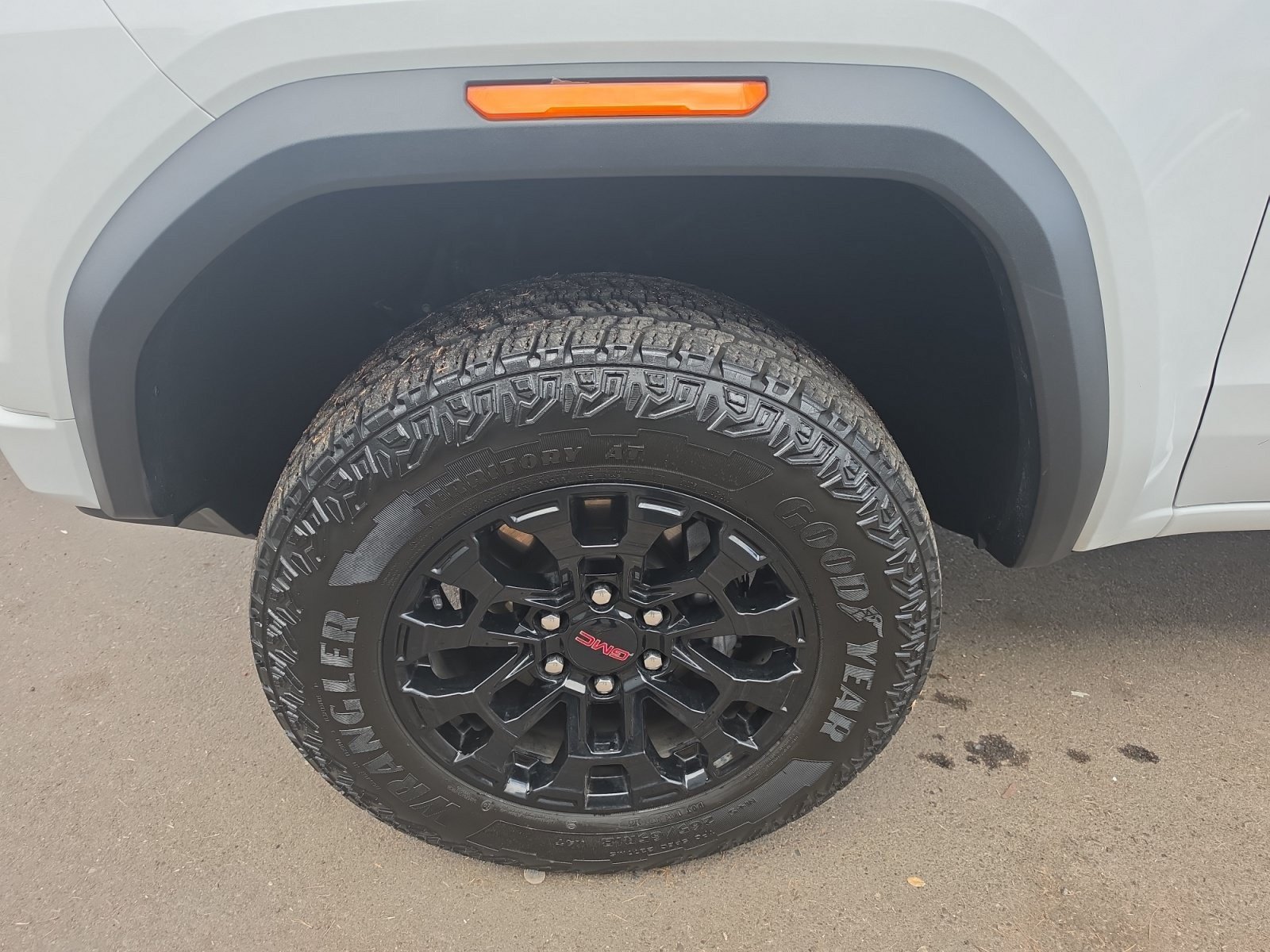 Used 2026 GMC Canyon Elevation RWD image 9