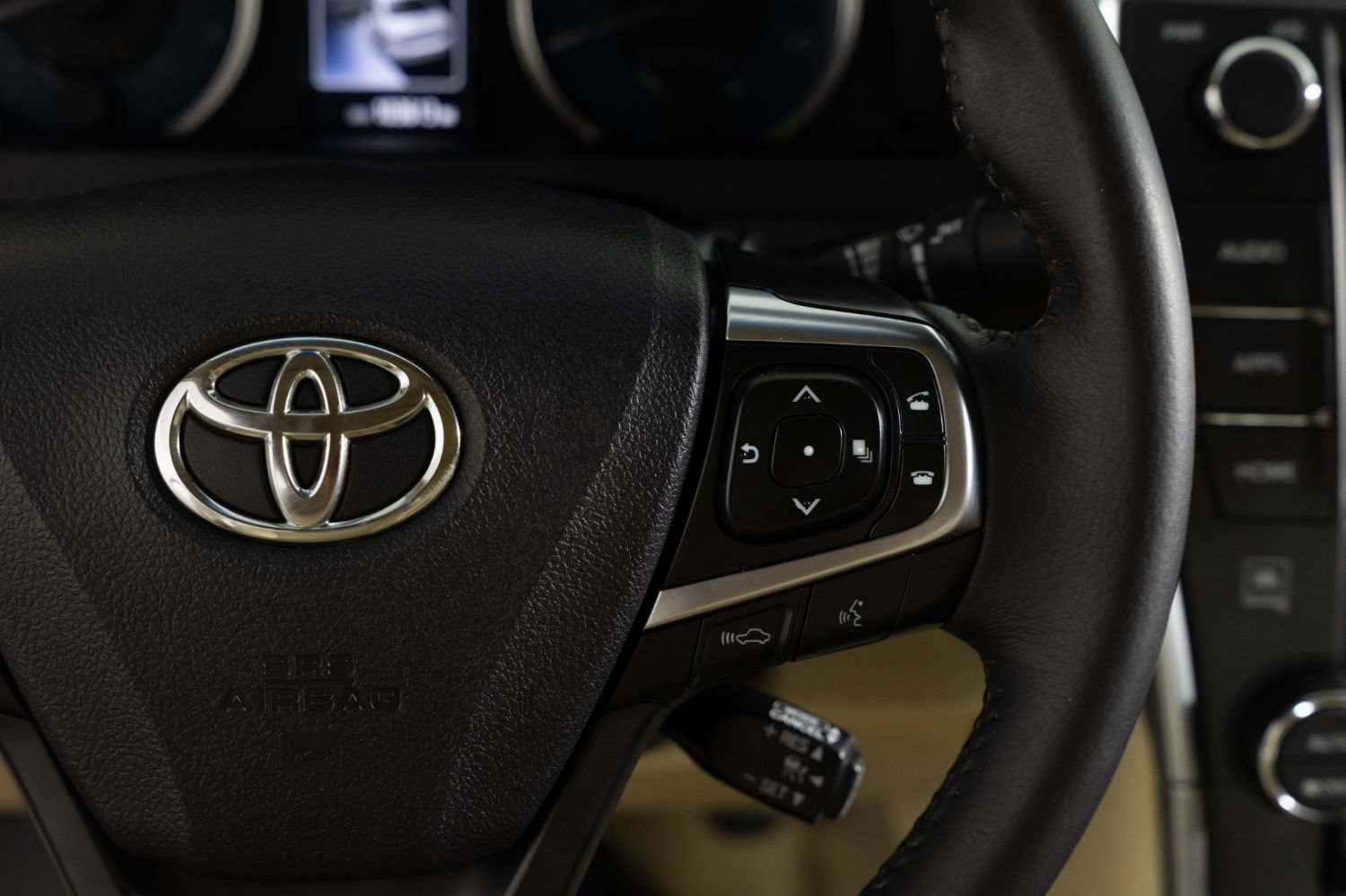 Used 2017 Toyota Camry XLE w/ Advanced Technology Package FWD image 29
