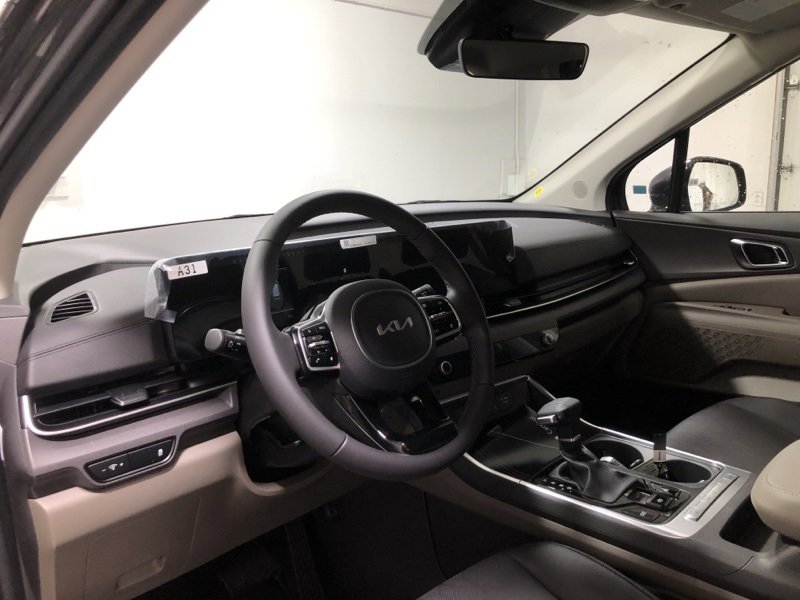 New 2026 Kia Carnival EX image 21