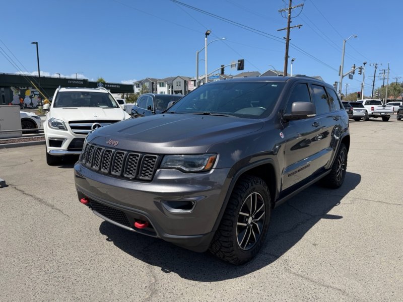 Used 2017 Jeep Grand Cherokee Trailhawk w/ Trailhawk Luxury Group AWD/4WD image 1