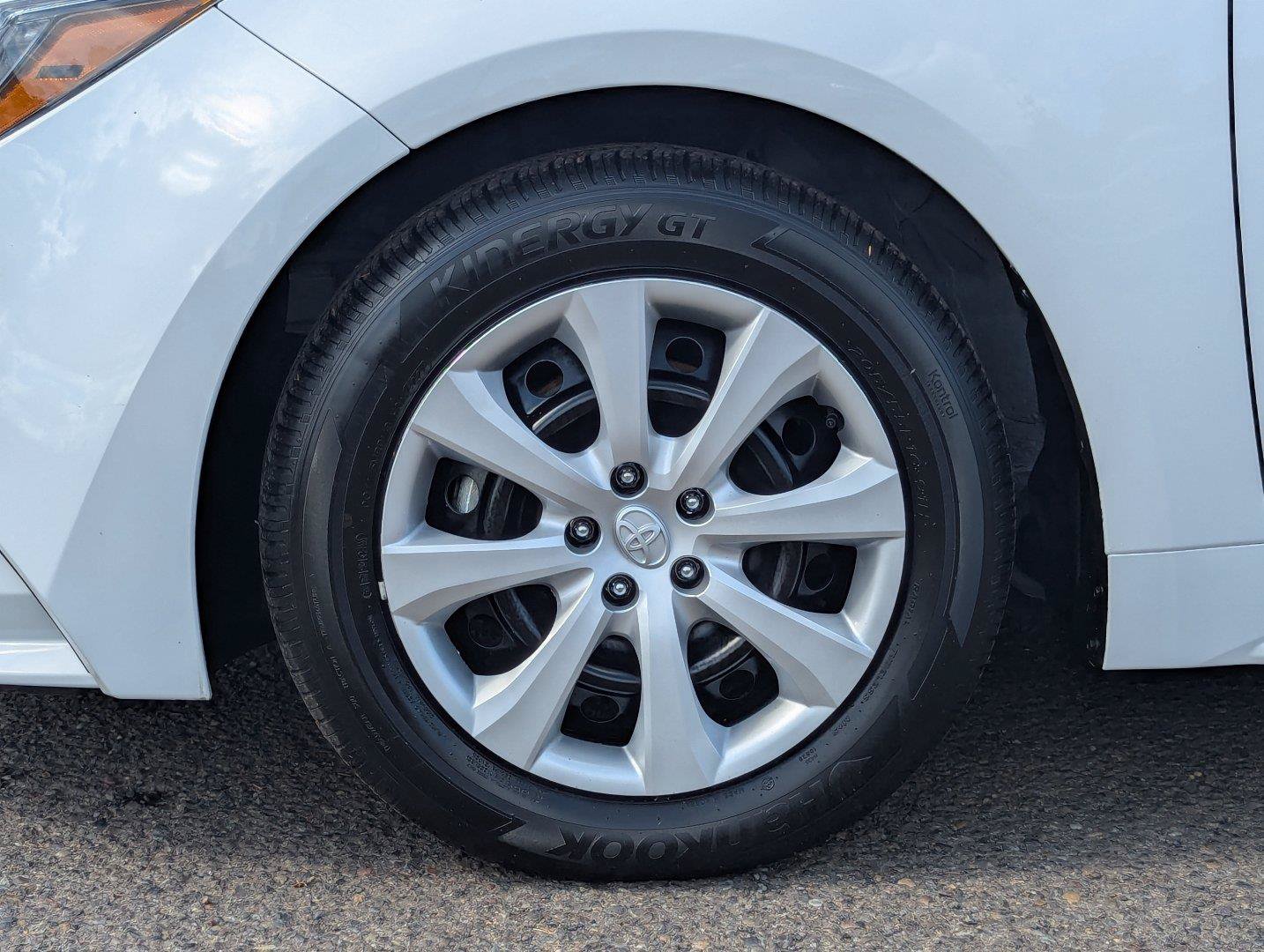 Used 2025 Toyota Corolla LE FWD image 34