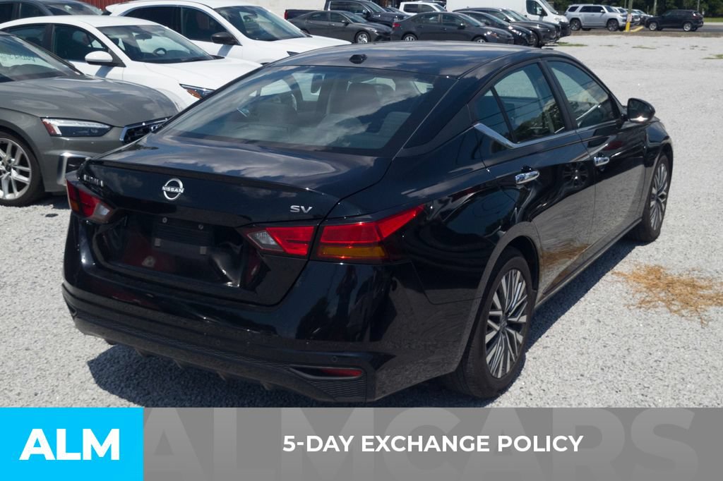 Used 2024 Nissan Altima 2.5 SV FWD image 3